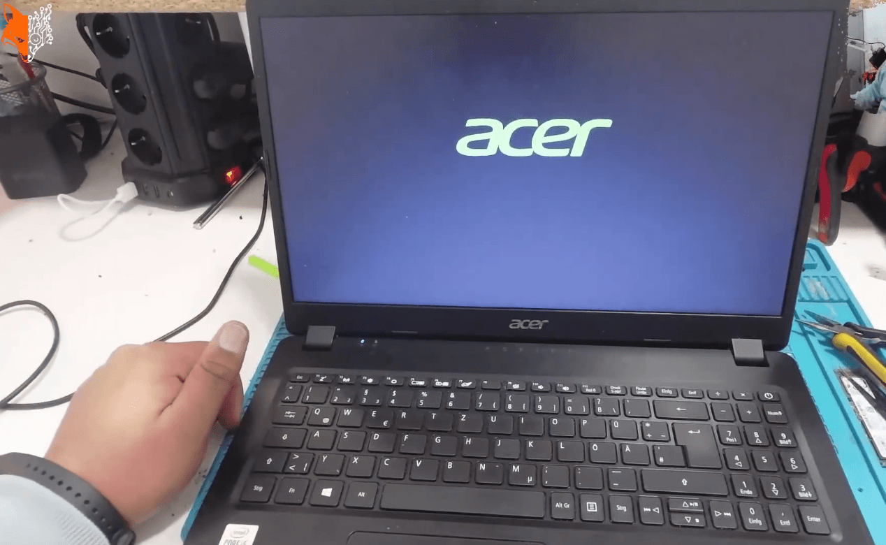 Laptop hinge broken
