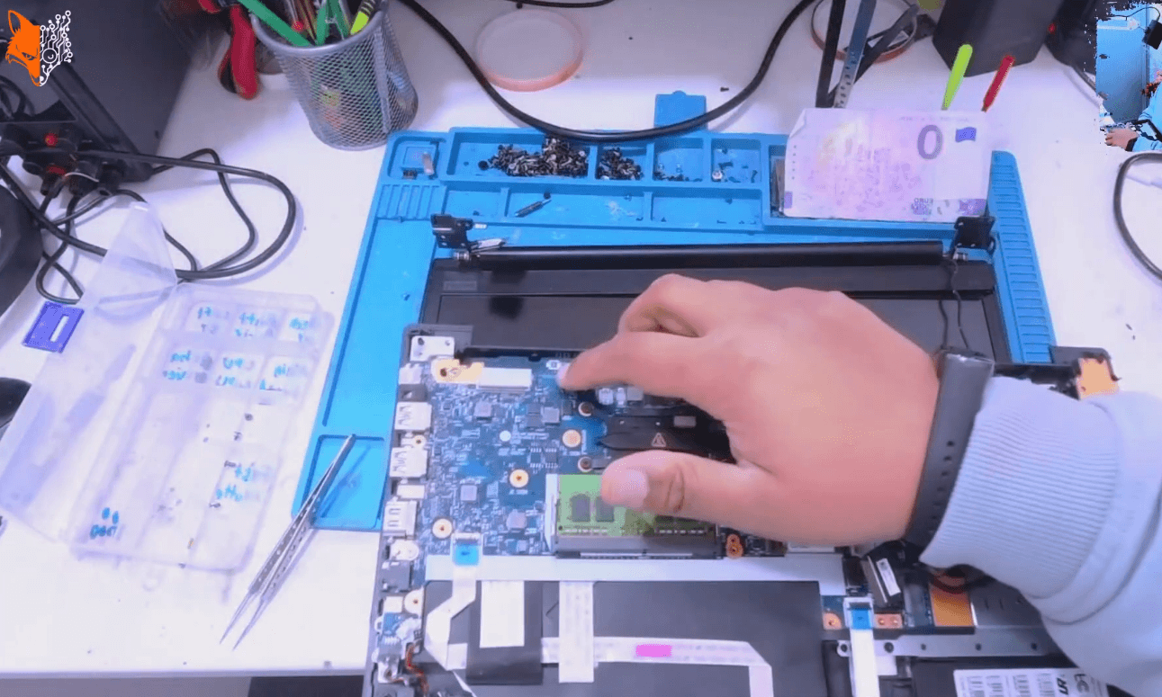 Lenovo Display Scharnier Reparatur