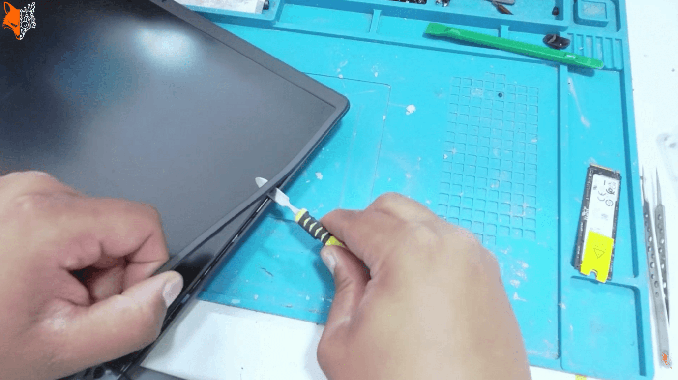 Dell Inspiron 15 Scharnier Reparatur