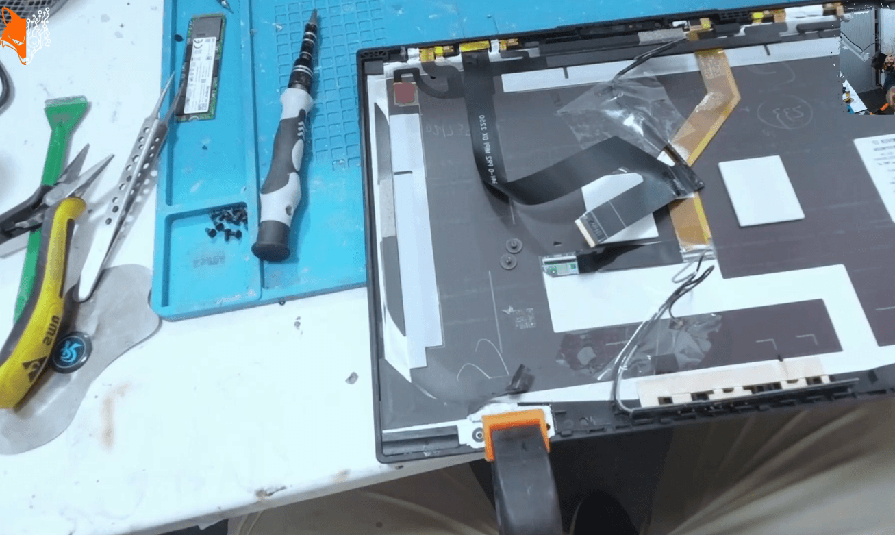 Lenovo ThinkPad Scharnier Reparatur