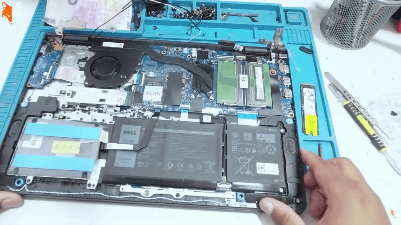 Dell Inspiron 15 Scharnier Reparatur