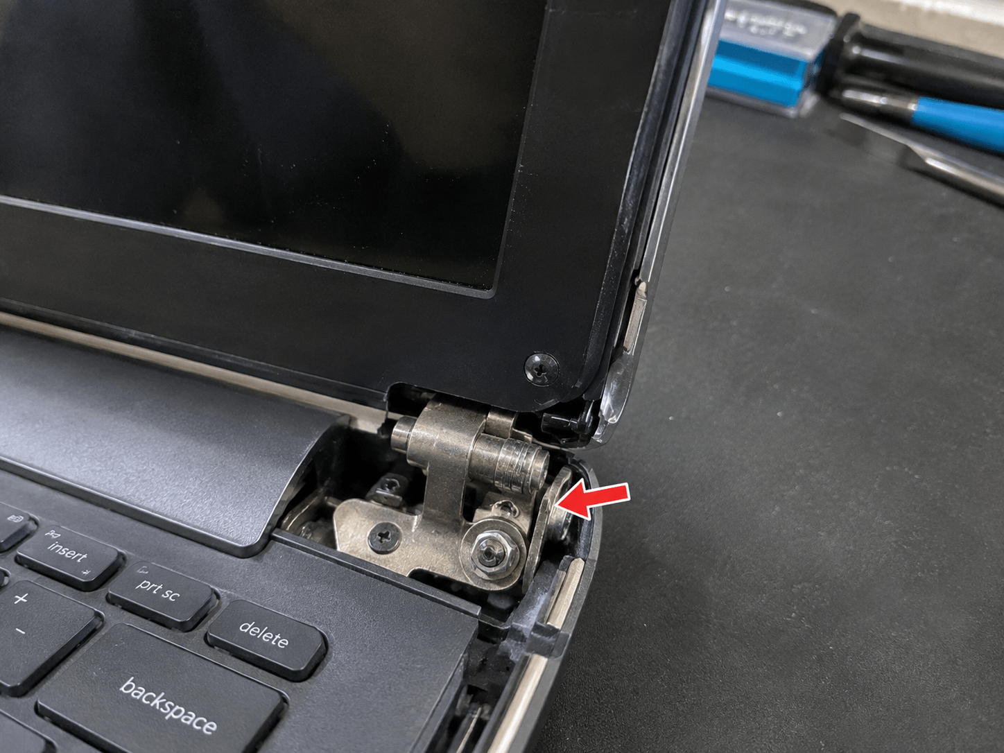 Laptop Scharnier gebrochen