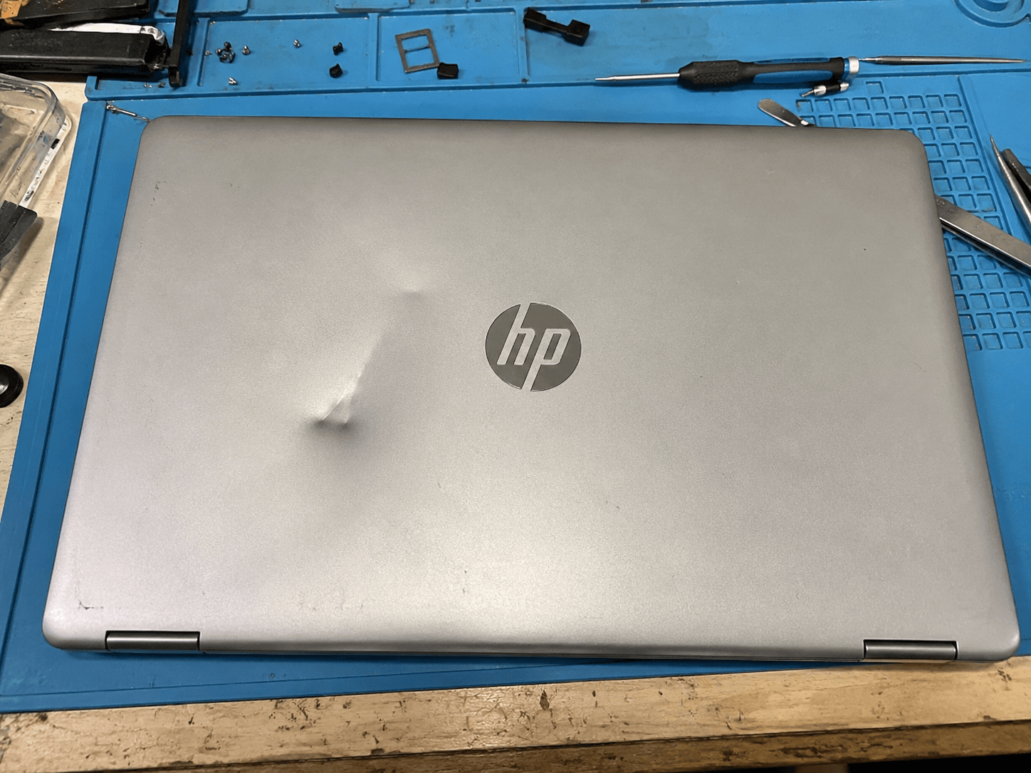 Laptop Scharnier Reparatur
